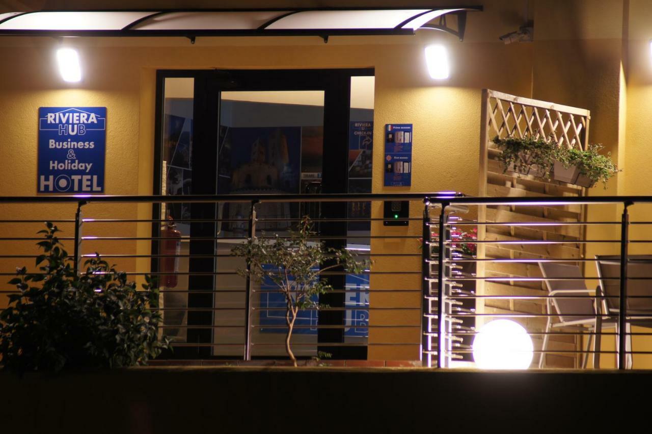 Hotel Riviera Hub Cisano sul Neva Exterior foto